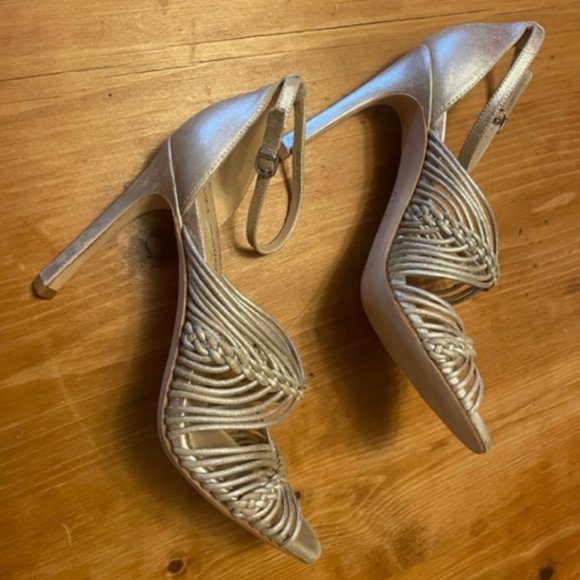 Via Spiga Dorian Strappy Silver Sandals Heels Size 7.5 New - Picture 3 of 8